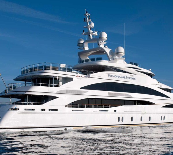 DIAMONDS ARE FOREVER Yacht Charter Details, Benetti | CHARTERWORLD ...